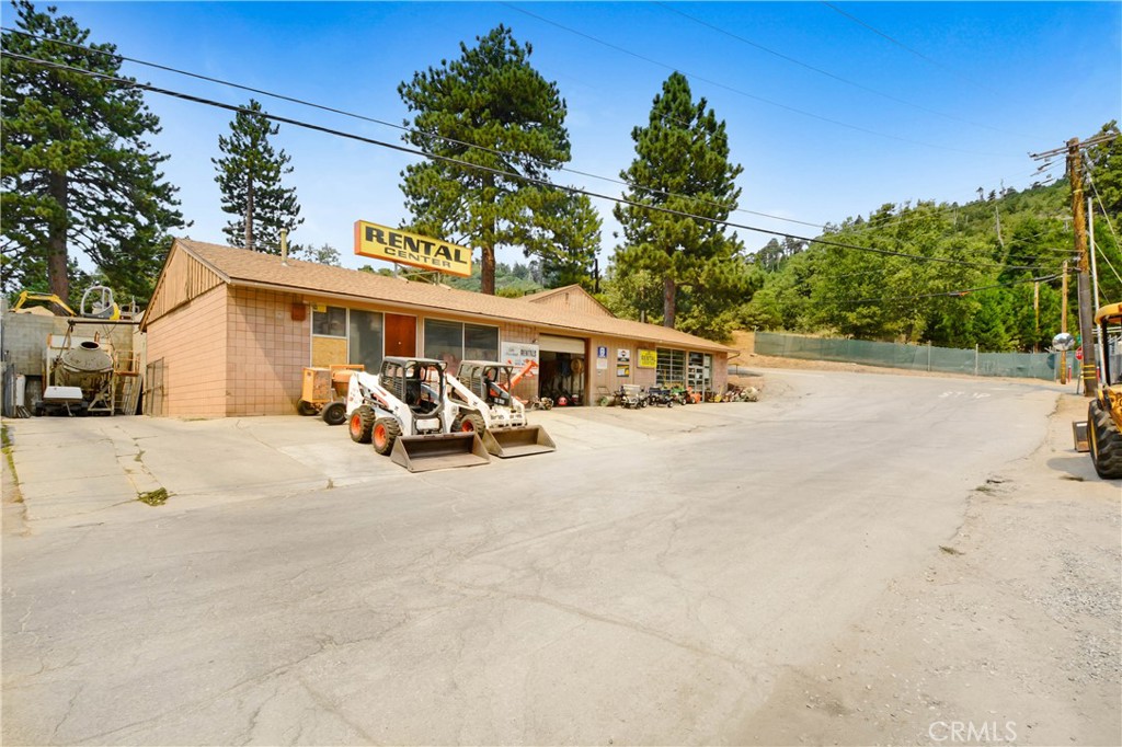 26325 Pine Avenue Property Photo 2