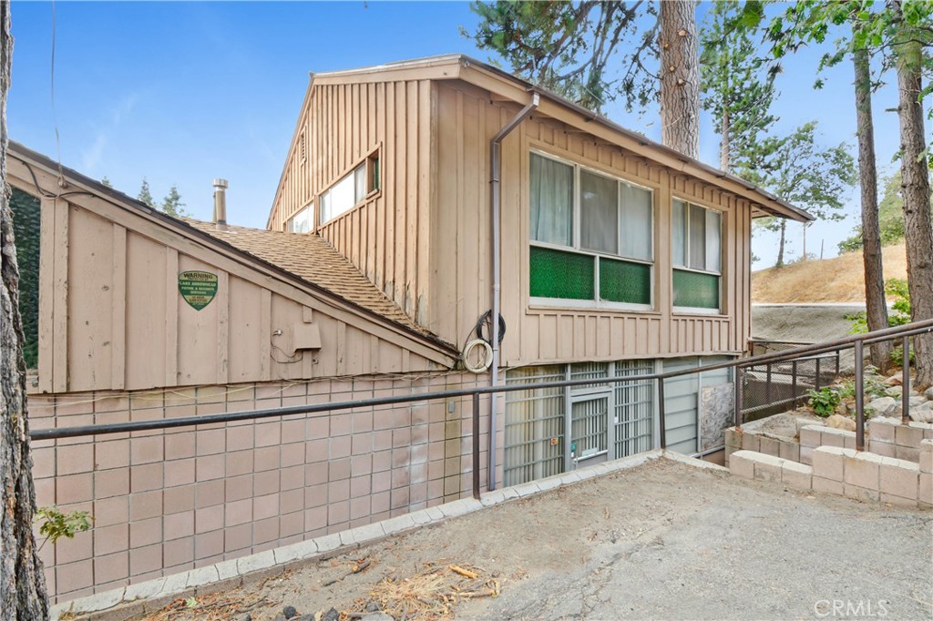 26325 Pine Avenue Property Photo 16