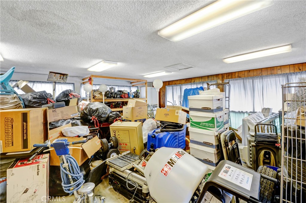 26325 Pine Avenue Property Photo 17