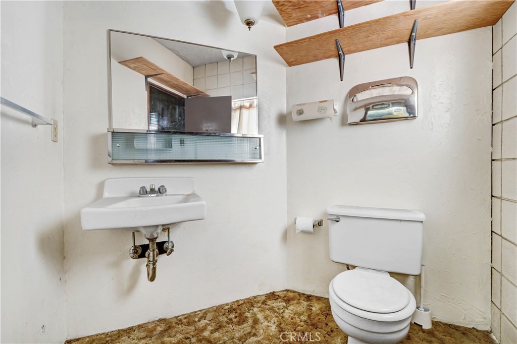 26325 Pine Avenue Property Photo 18