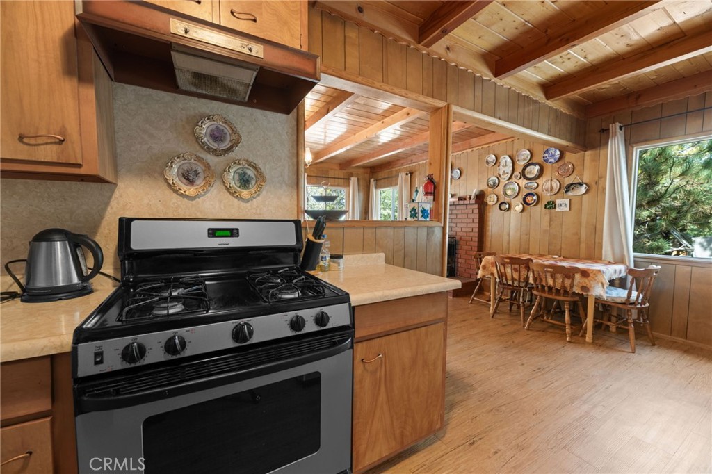 682 Talmadge Road Property Photo 6