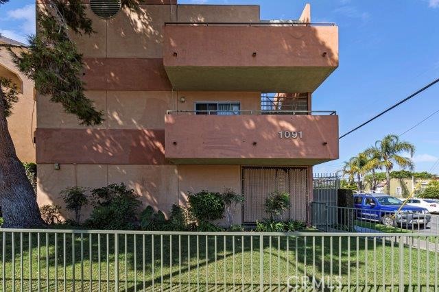 2422 E 11th Street Property Photo 4
