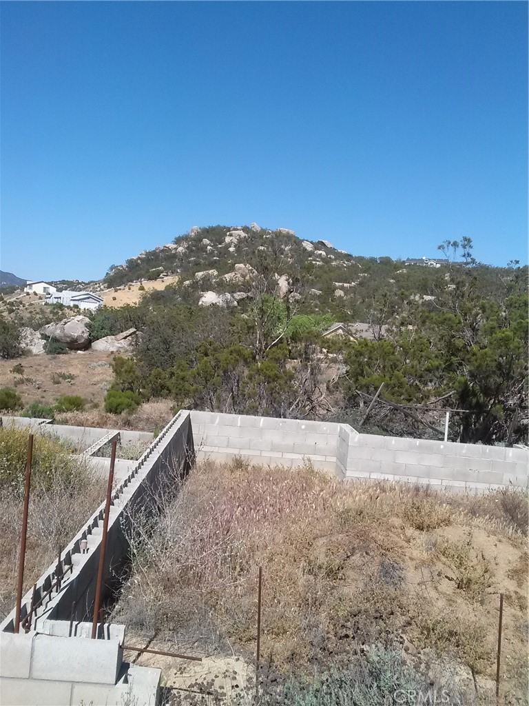 42212 Crazy Horse Canyon Road Property Photo 1