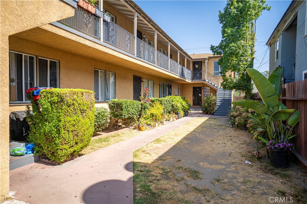 1960 Cedar Avenue Property Photo 8