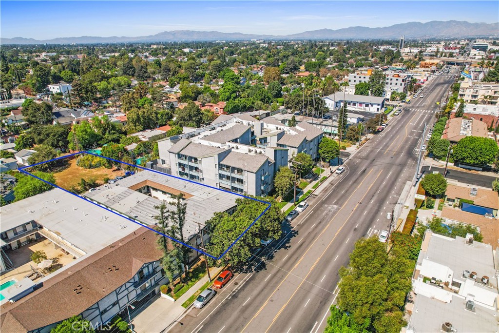 5763 Laurel Canyon Boulevard Property Photo 3