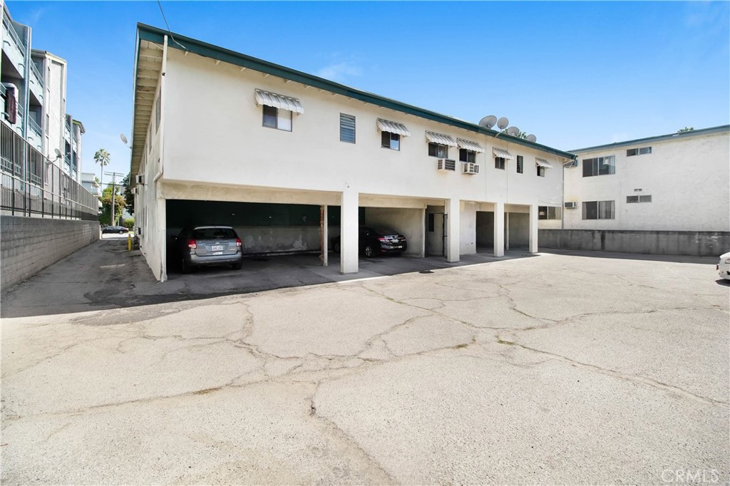 5763 Laurel Canyon Boulevard Property Photo 12