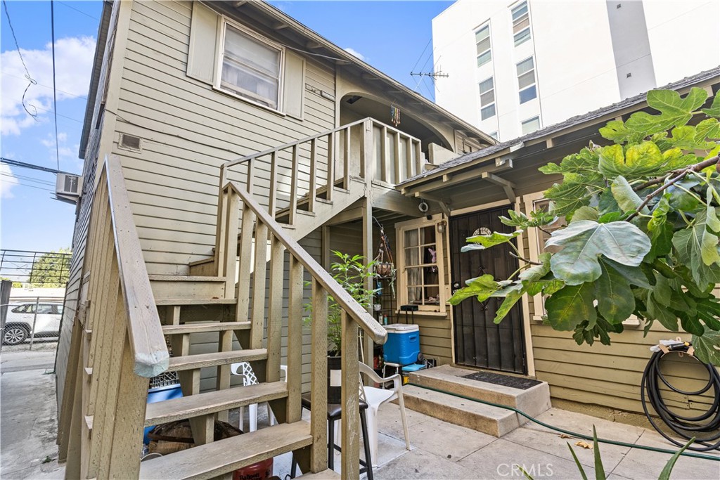 1757 Long Beach Boulevard Property Photo 5