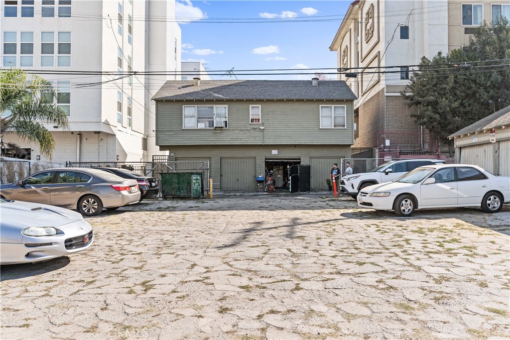 1757 Long Beach Boulevard Property Photo 6