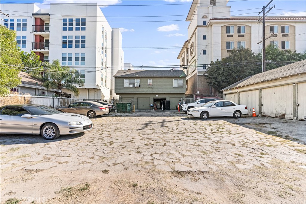 1757 Long Beach Boulevard Property Photo 7