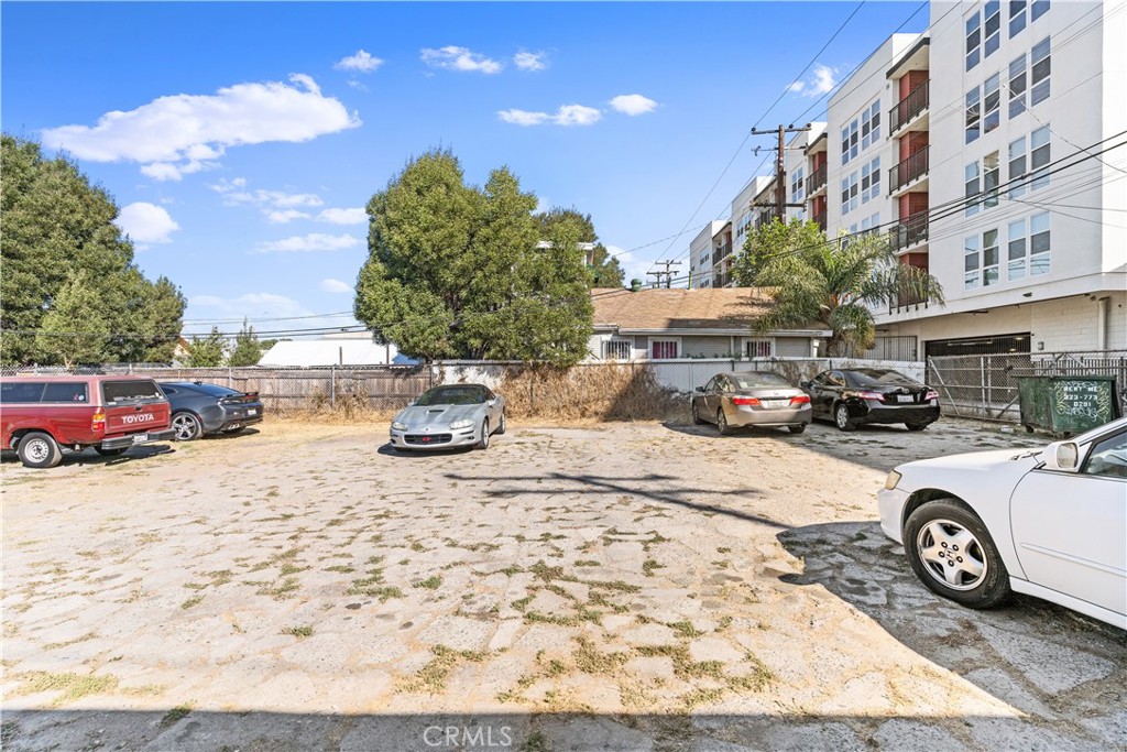 1757 Long Beach Boulevard Property Photo 9