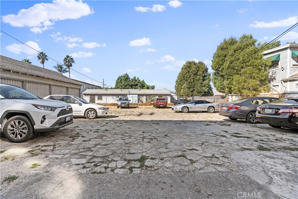 1757 Long Beach Boulevard Property Photo 11