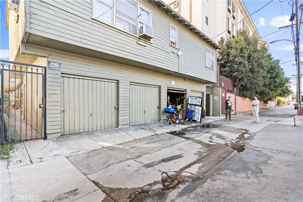 1757 Long Beach Boulevard Property Photo 13