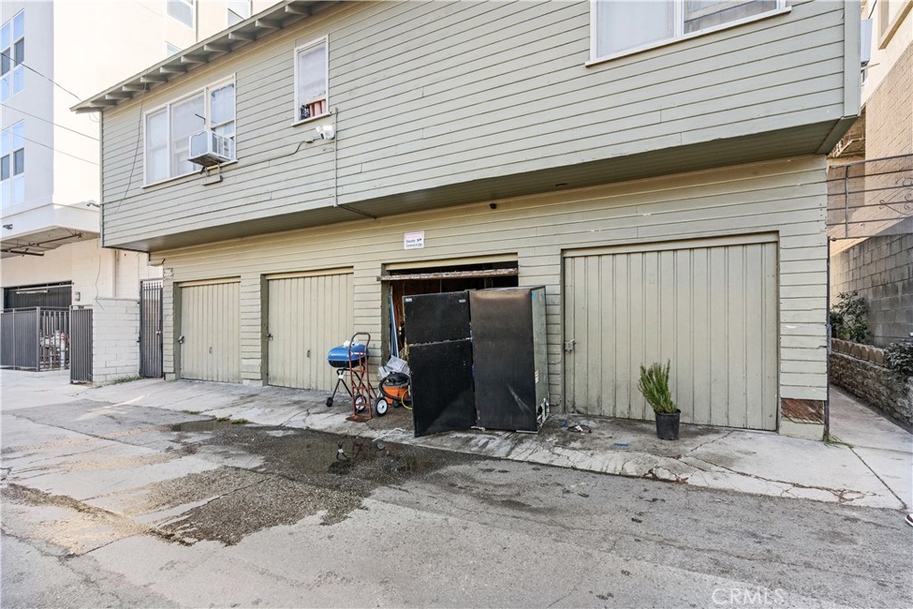 1757 Long Beach Boulevard Property Photo 14