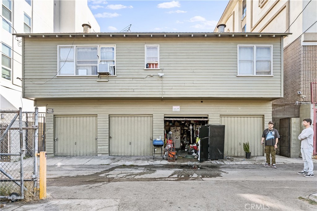 1757 Long Beach Boulevard Property Photo 15
