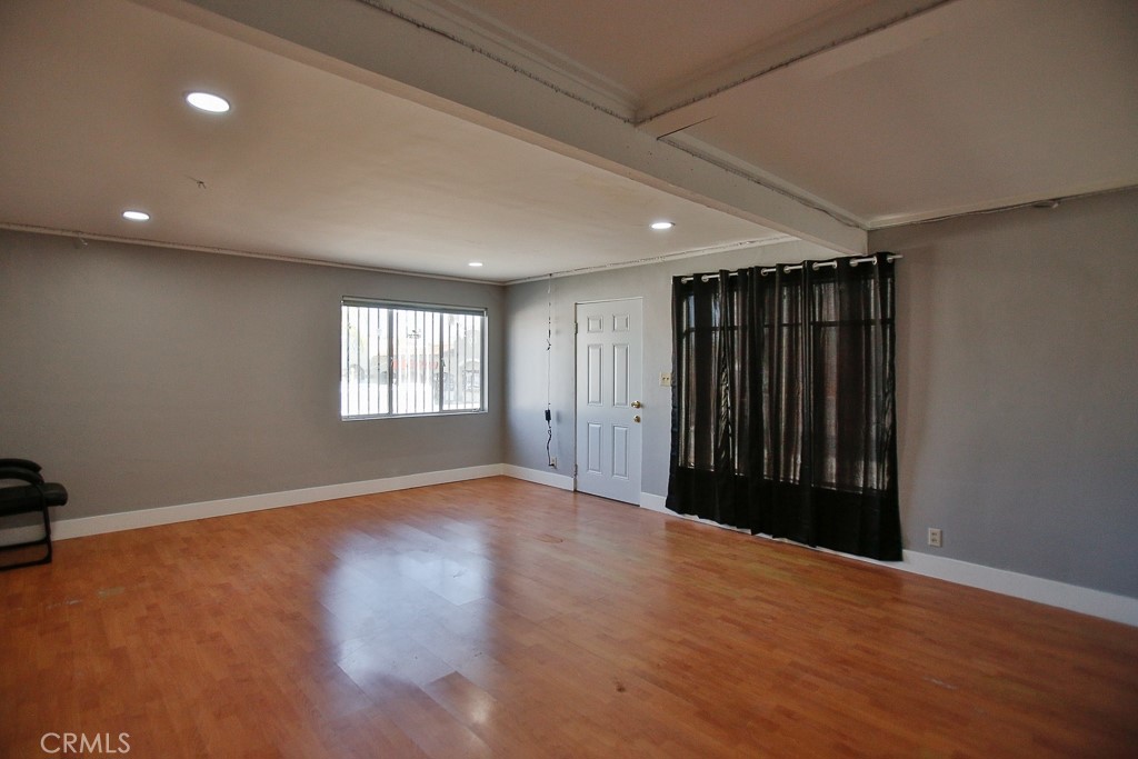 502 W 17th Street Property Photo 6