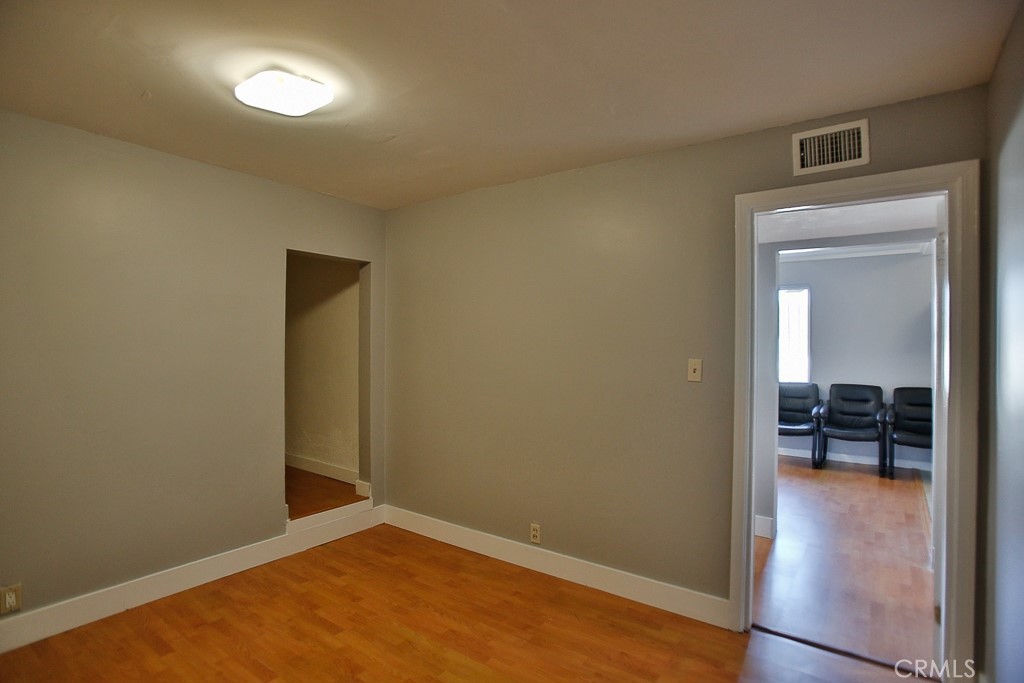 502 W 17th Street Property Photo 8