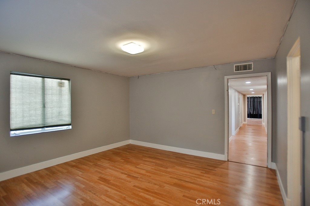 502 W 17th Street Property Photo 10