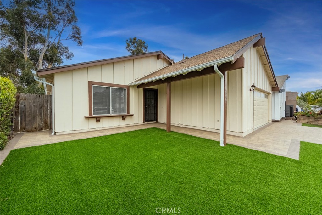 10199 Zapata Avenue Property Photo 4