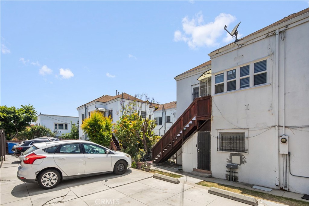 236 S Vendome Street Property Photo 4