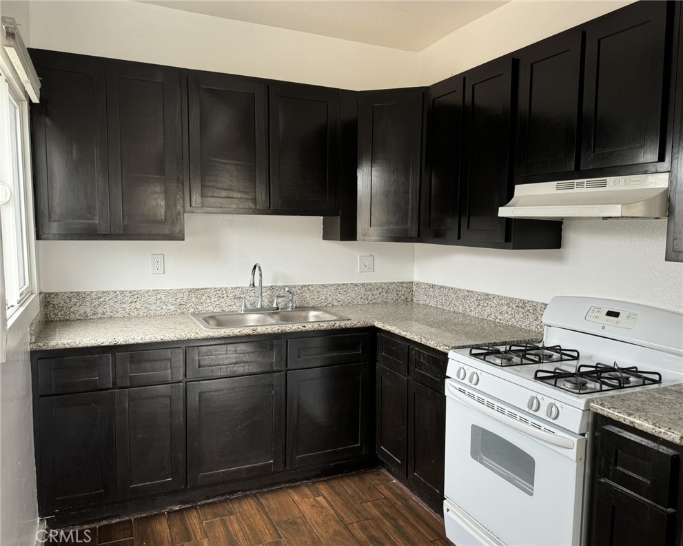 1135 E 3rd Street Property Photo 11