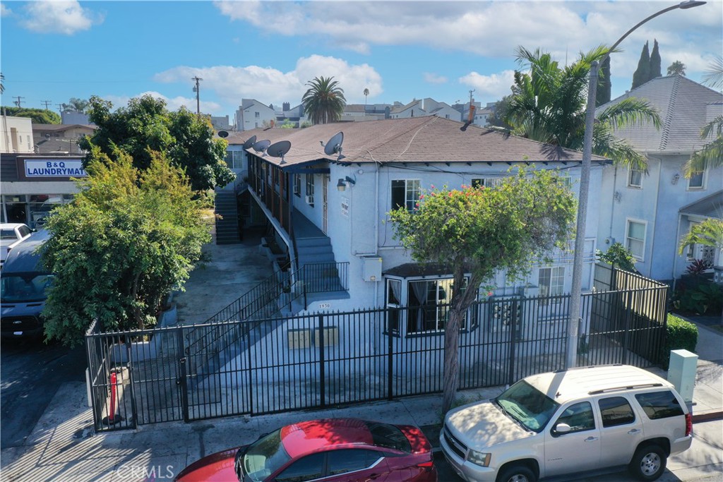 1930 E 7th Street Property Photo 2