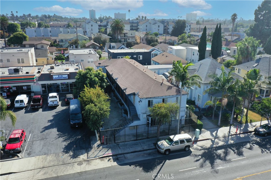 1930 E 7th Street Property Photo 4