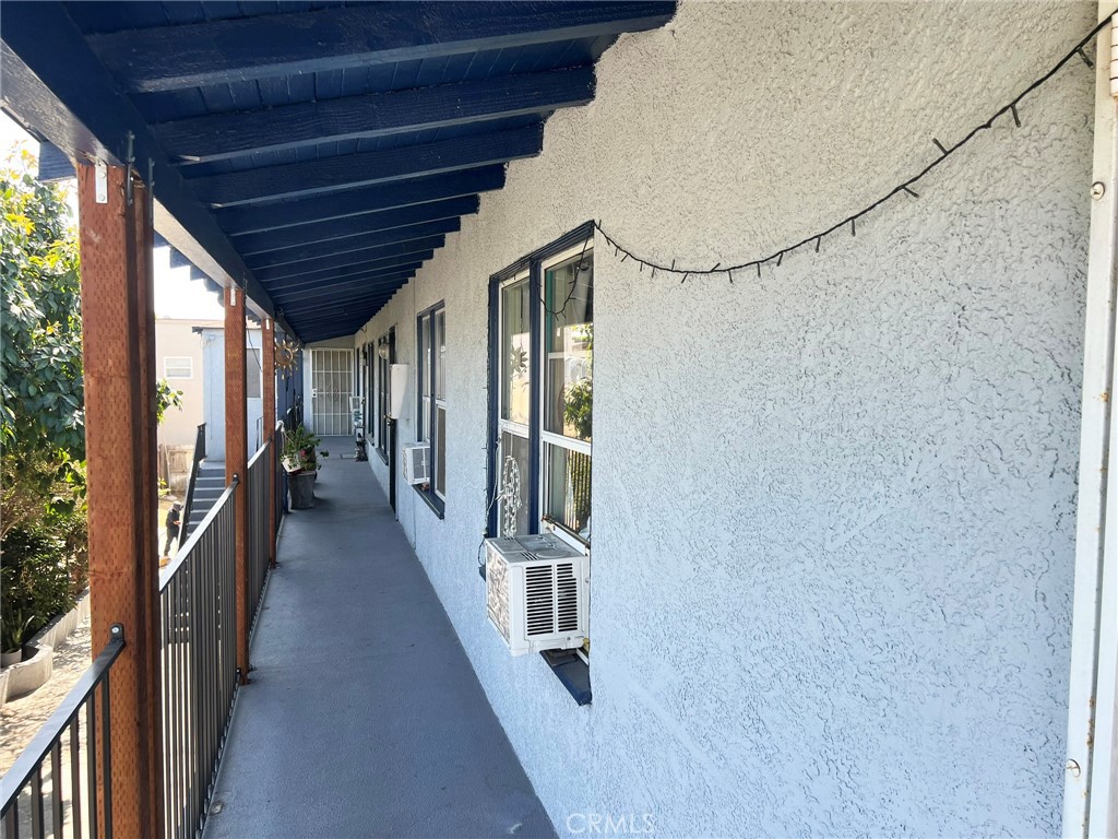 1930 E 7th Street Property Photo 10