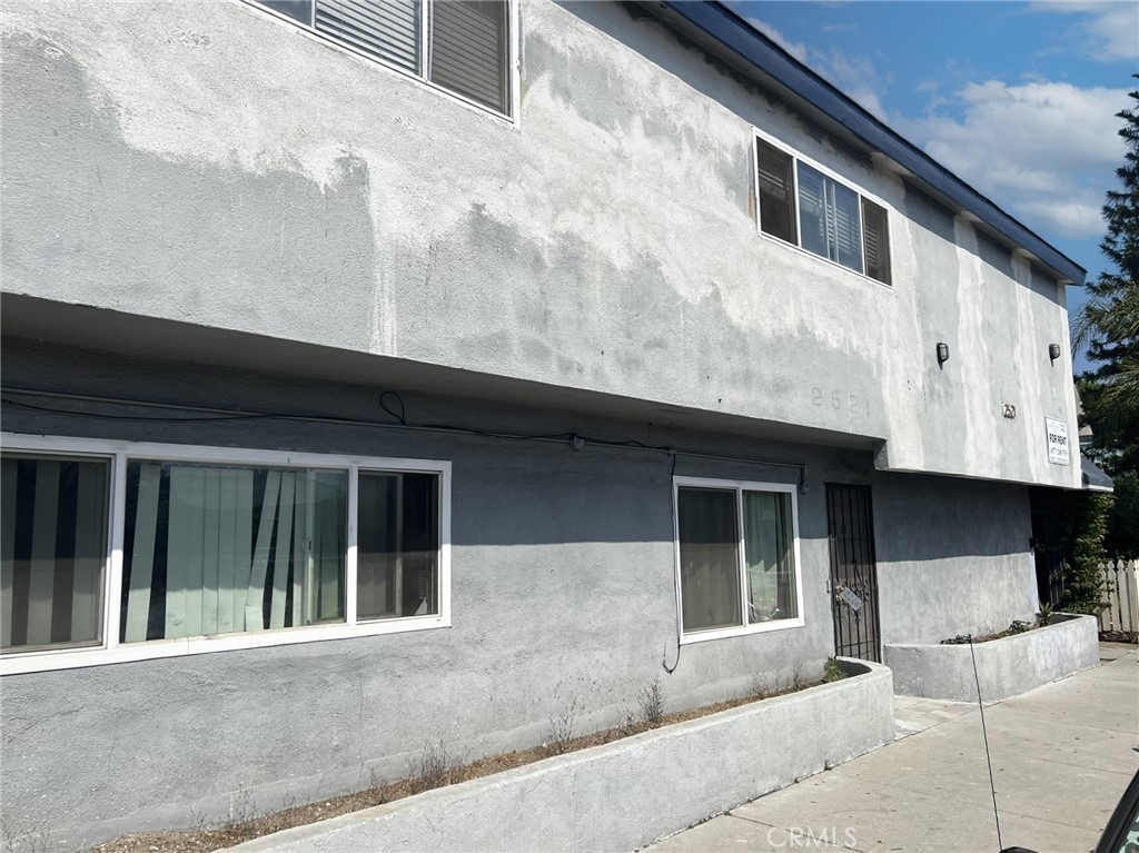 2521 E 7th Street Property Photo 5