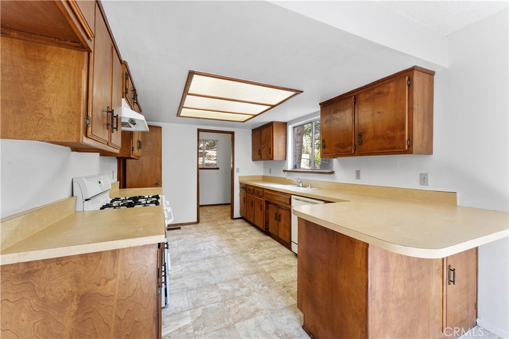 24782 Basel Drive Property Photo 12