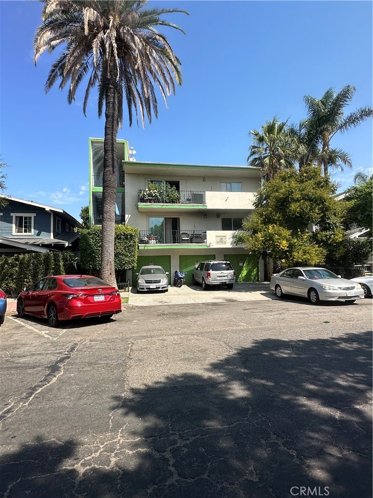 737 E 5th Street Property Photo 4
