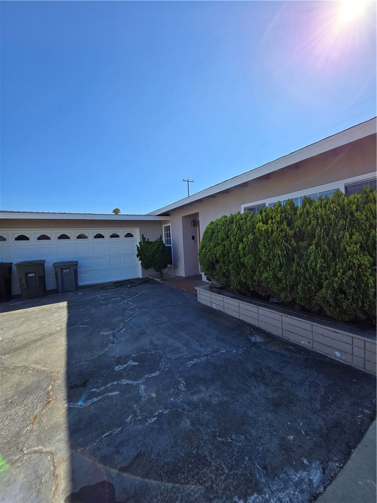 4814 Emerald Street Property Photo