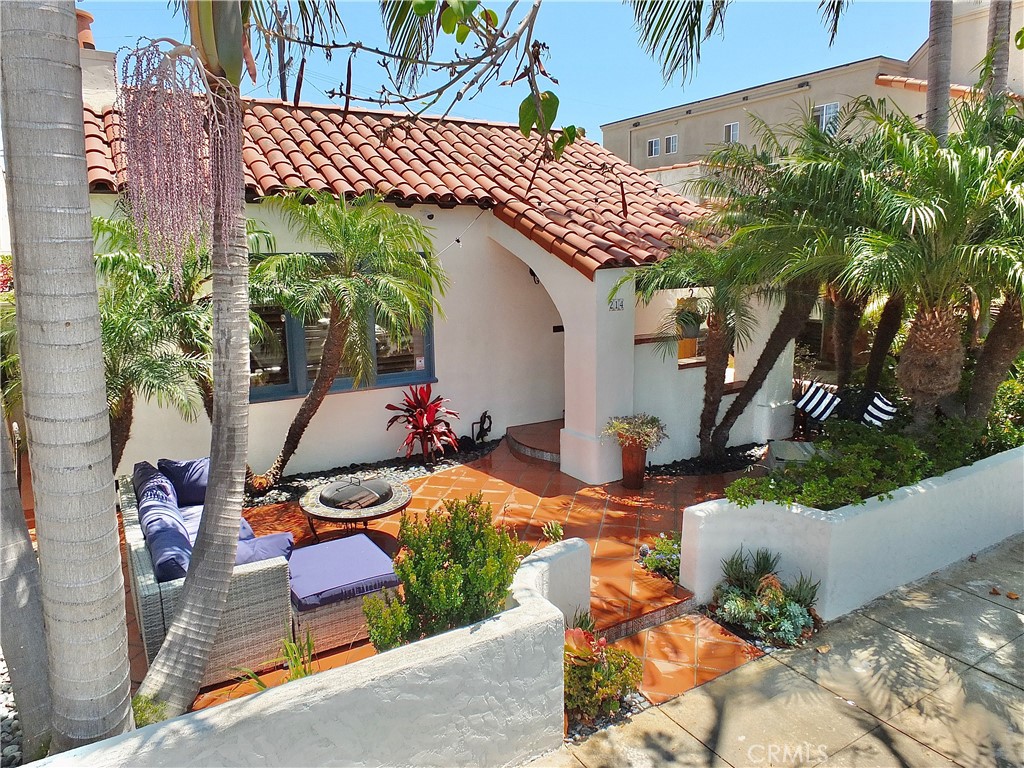 214 Glendora Avenue Property Photo 3
