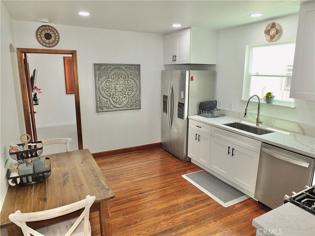 214 Glendora Avenue Property Photo 11