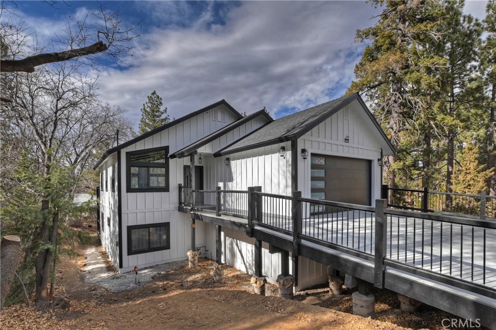 556 Lucerne Drive Property Photo 3
