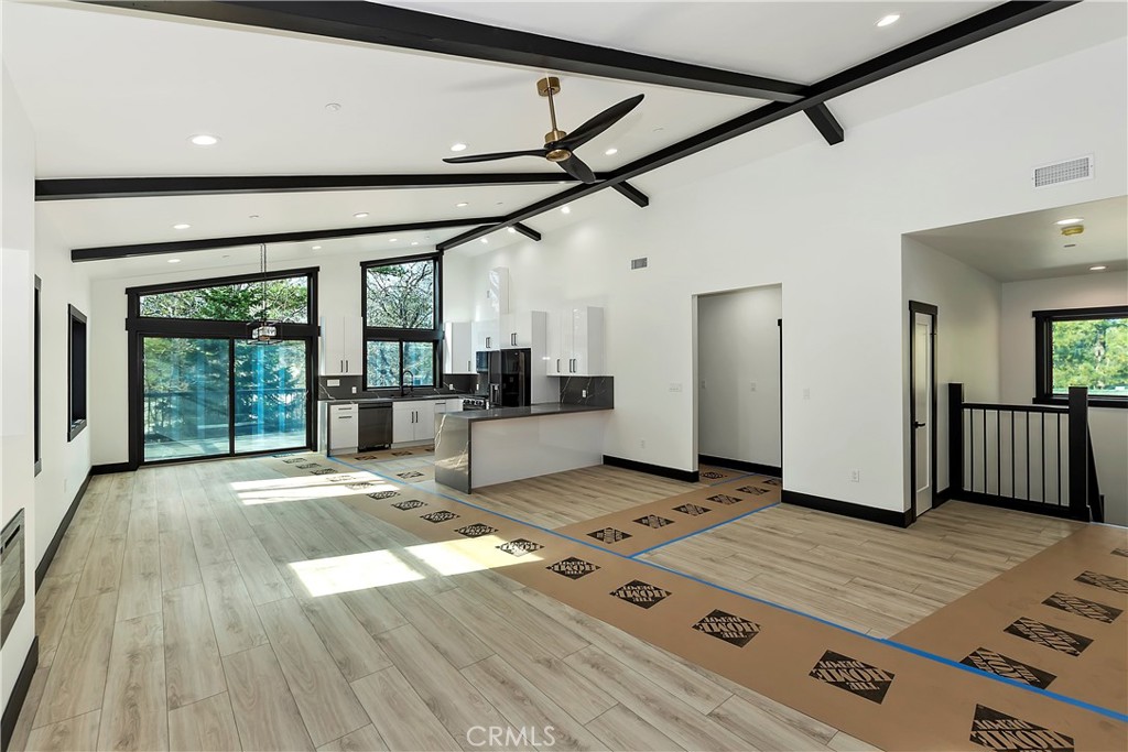 556 Lucerne Drive Property Photo 6