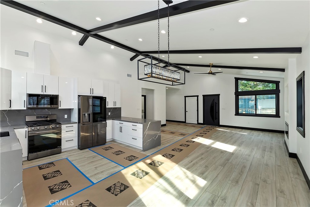 556 Lucerne Drive Property Photo 10