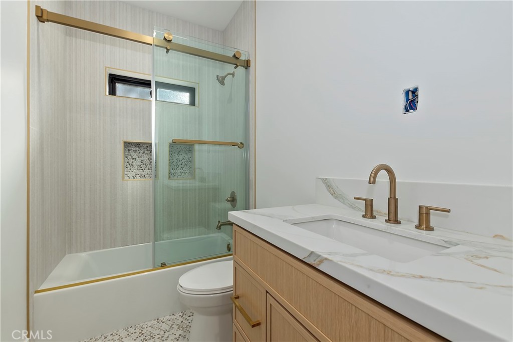 556 Lucerne Drive Property Photo 28