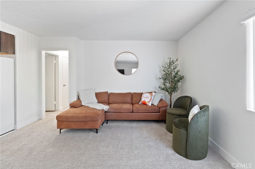 410 N Clark Street D Property Photo 3