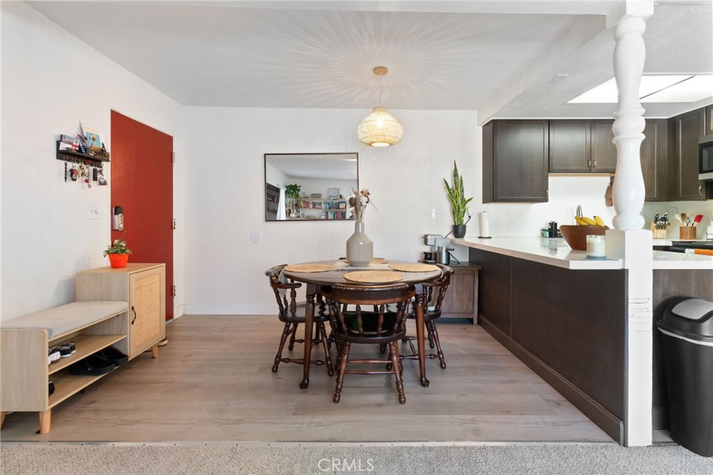 410 N Clark Street D Property Photo 8