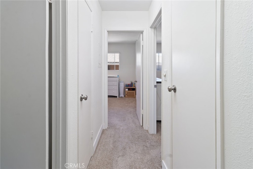 410 N Clark Street D Property Photo 11