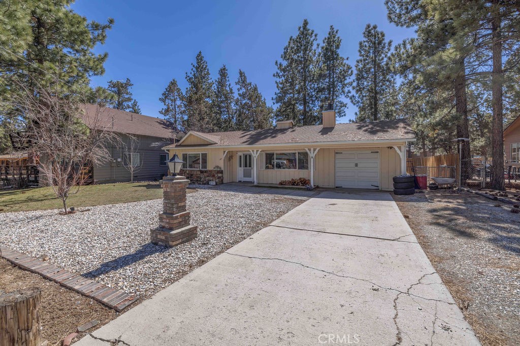 253 Whipple Drive Property Photo 3