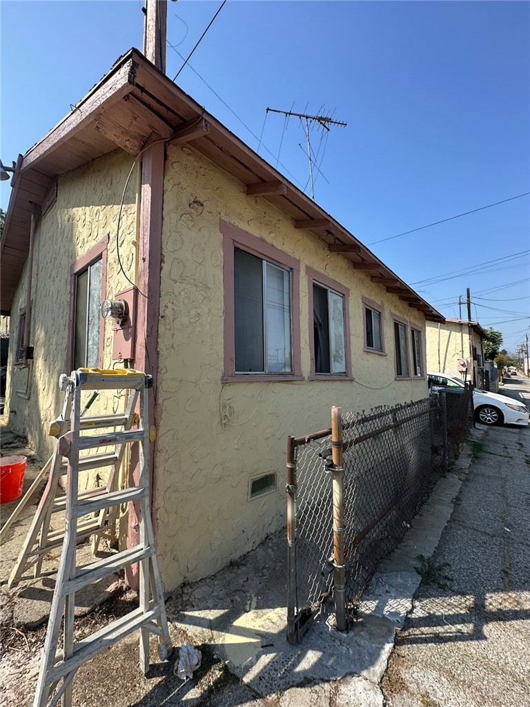 5102 Ithaca Avenue Property Photo 3