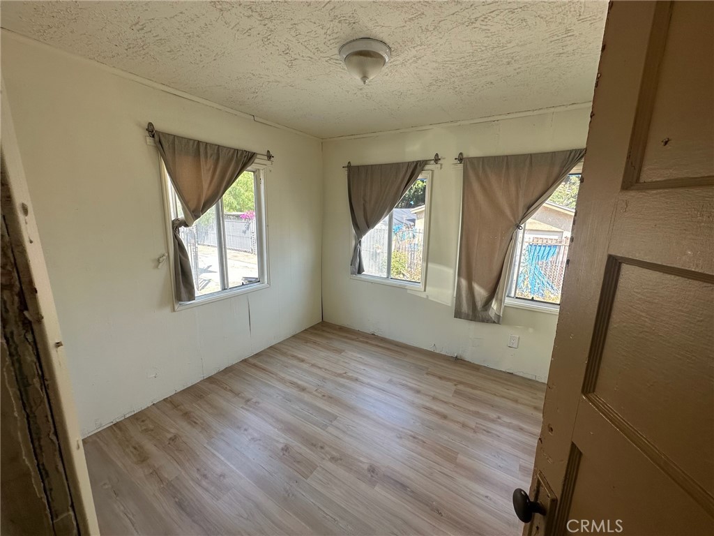 5102 Ithaca Avenue Property Photo 5