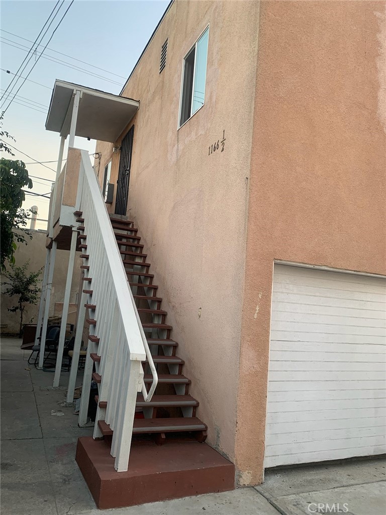 1162 E 43rd Place Property Photo 4