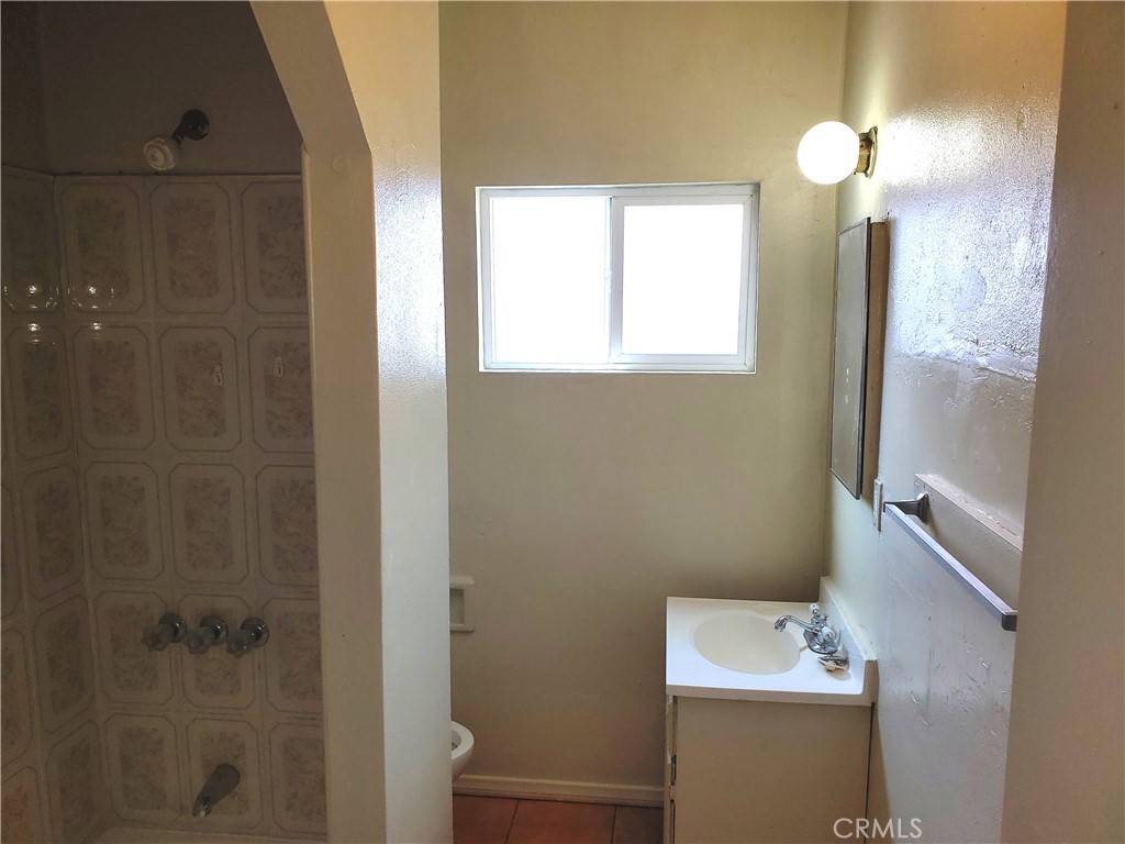 1162 E 43rd Place Property Photo 18