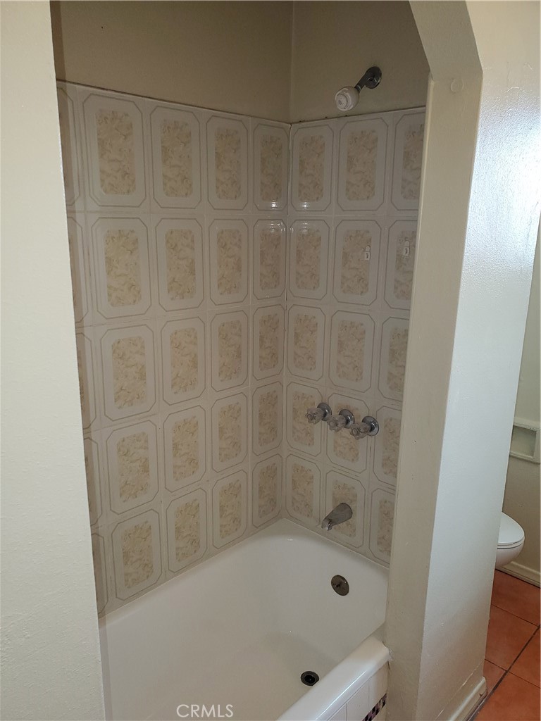 1162 E 43rd Place Property Photo 19