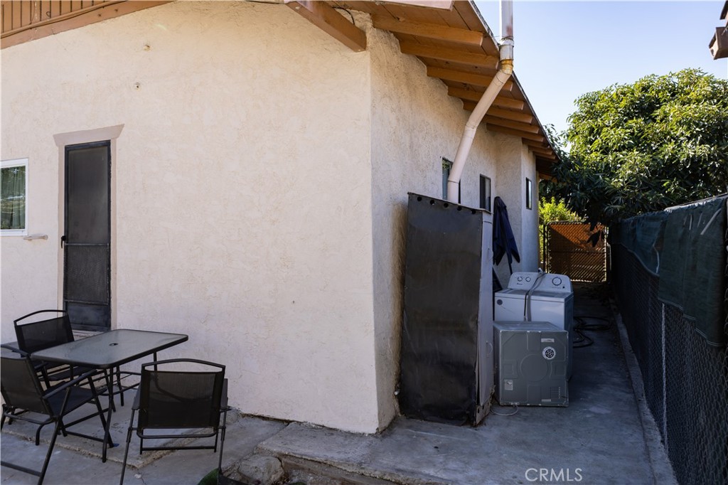 920 Cerritos Avenue Property Photo 23