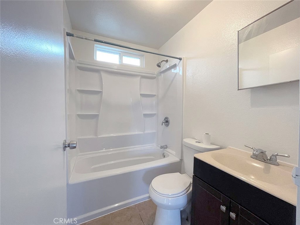 920 Cerritos Avenue Property Photo 34