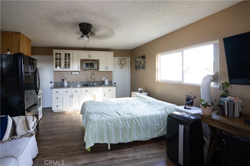 920 Cerritos Avenue Property Photo 35