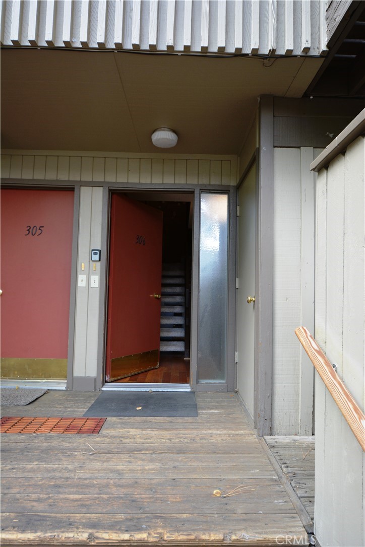 98 Tyrol Lane 306 Property Photo 2